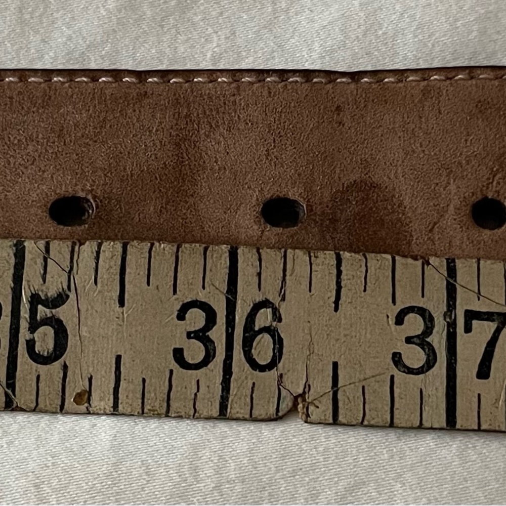 Gucci Black Belt with Gold Logo Buckle - Picture 3 of 6